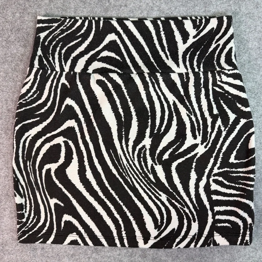 BODY CENTRAL Zebra Print Mini Skirt Black White Stretch High Waist Women's M 80s